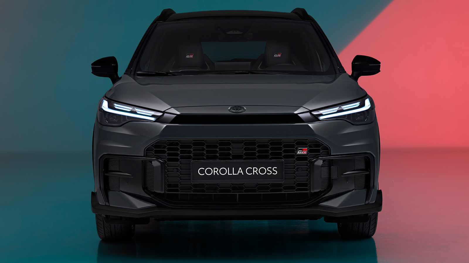 Η Toyota Corolla Cross ανανεώθηκε και απέκτησε έκδοση GR Sport